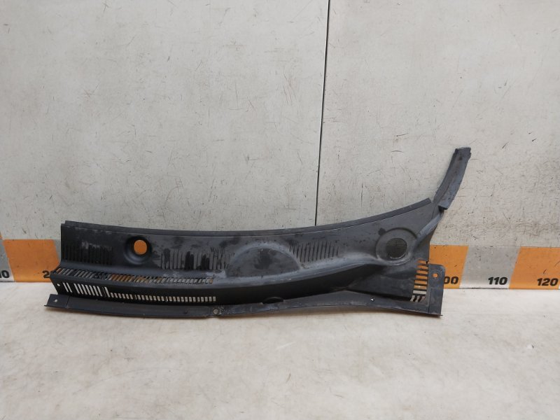 Планка под лобовое стекло