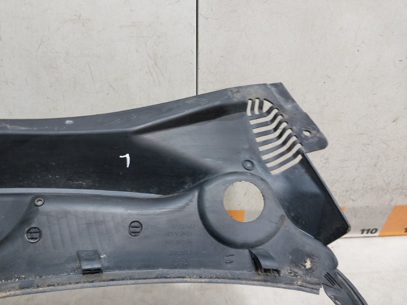 Планка под лобовое стекло