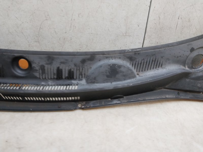 Планка под лобовое стекло