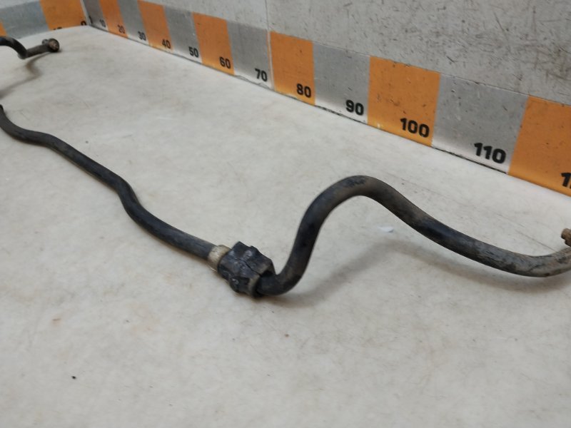 Стабилизатор передний