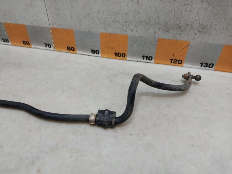 Стабилизатор передний