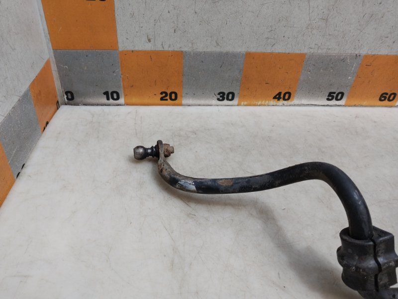 Стабилизатор передний