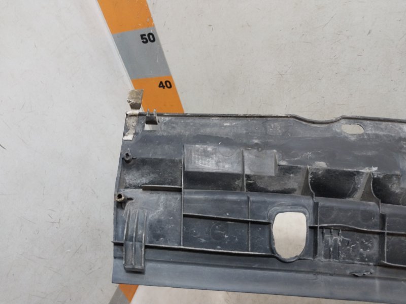 Планка под лобовое стекло