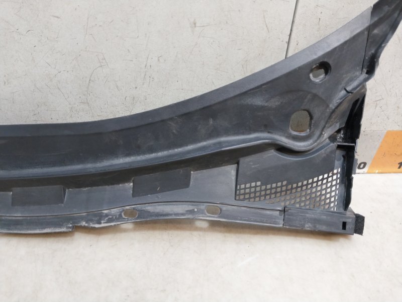 Планка под лобовое стекло