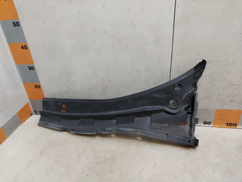 Планка под лобовое стекло