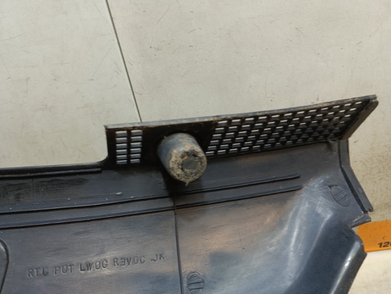 Решетка стеклоочистителей (Жабо)