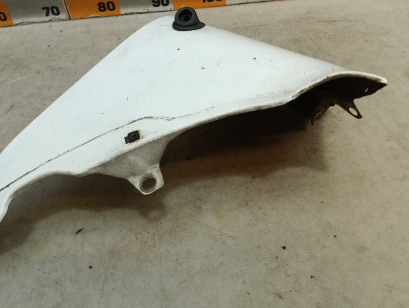 Накладка переднего крыла правого