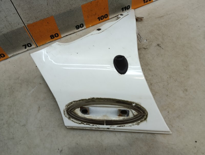 Накладка переднего крыла правого