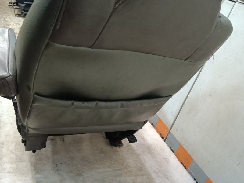 Сиденье переднее правое
