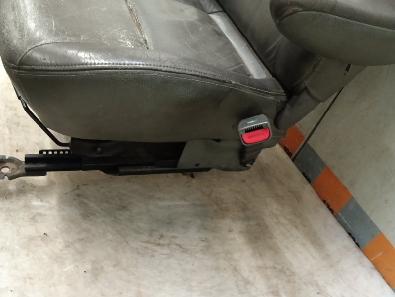 Сиденье переднее правое