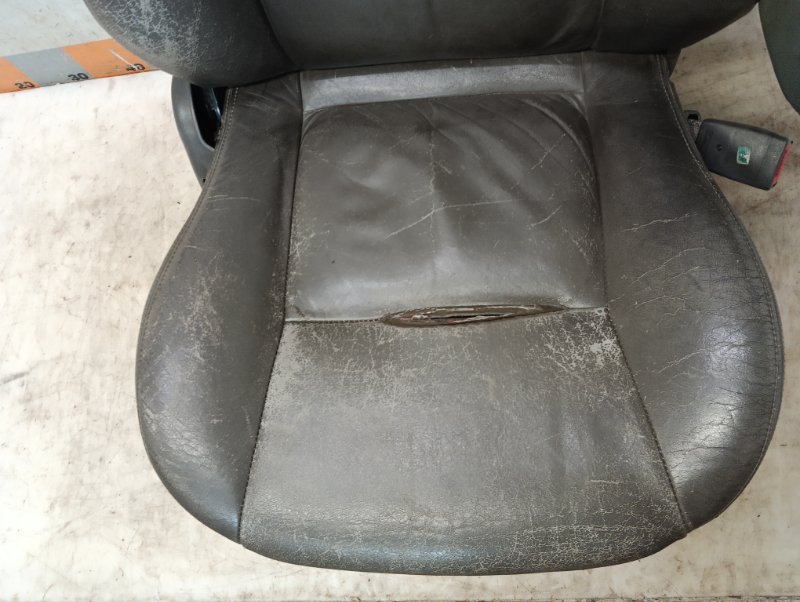 Сиденье переднее правое