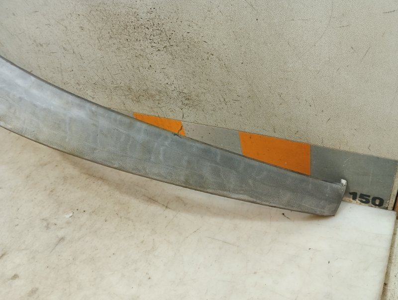 Накладка переднего крыла правого