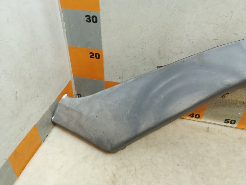 Накладка переднего крыла правого