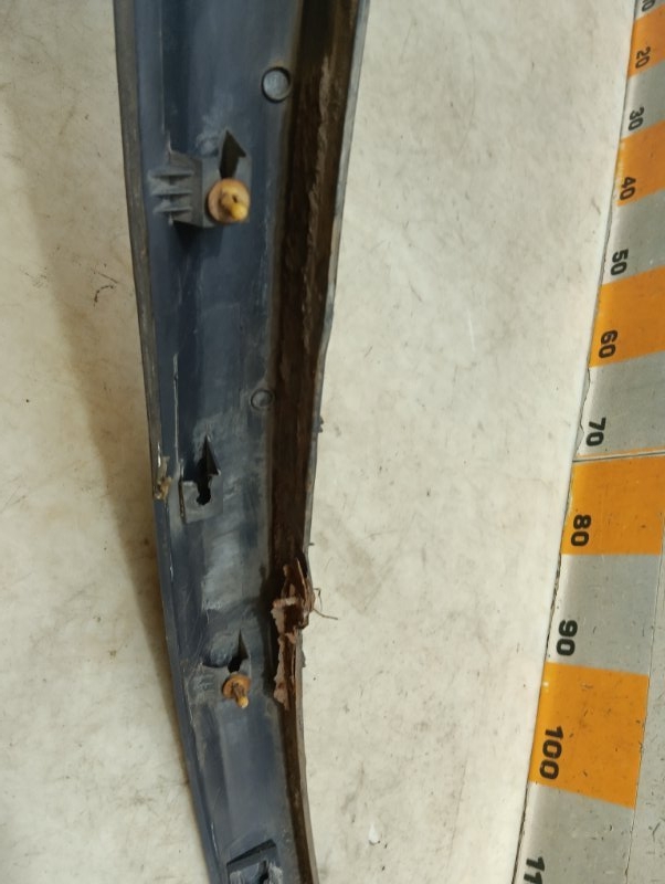 Накладка переднего крыла правого