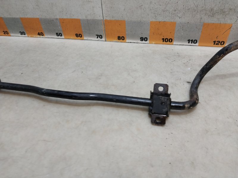 Стабилизатор передний