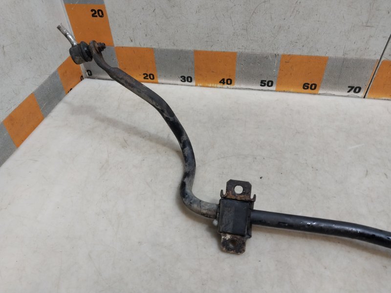 Стабилизатор передний