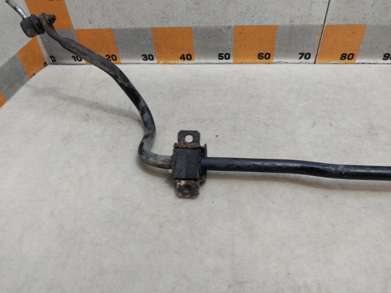 Стабилизатор передний