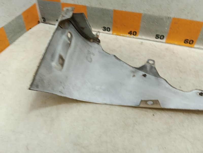 Накладка переднего крыла левого