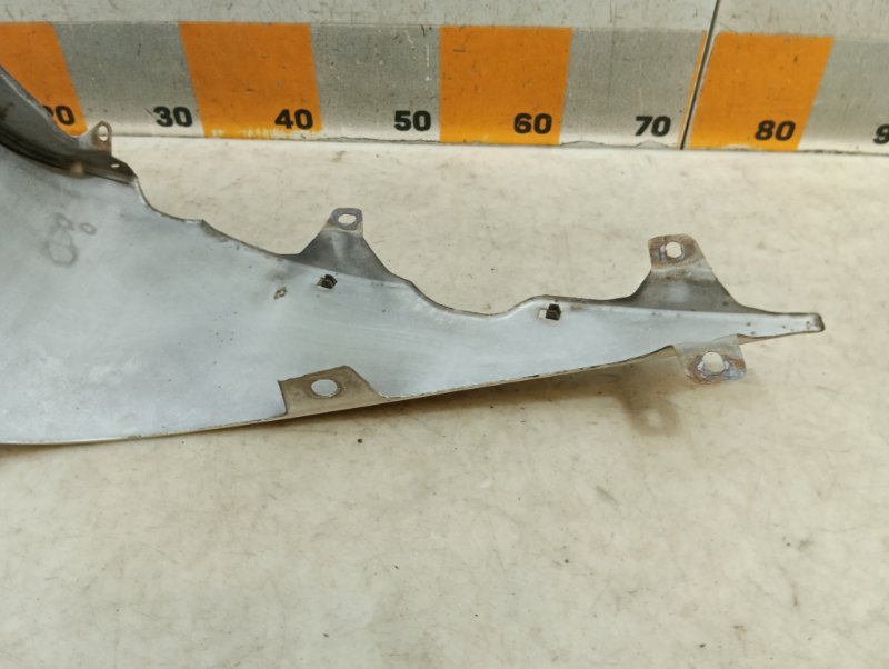 Накладка переднего крыла левого