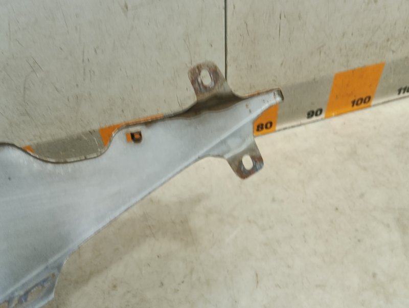 Накладка переднего крыла левого