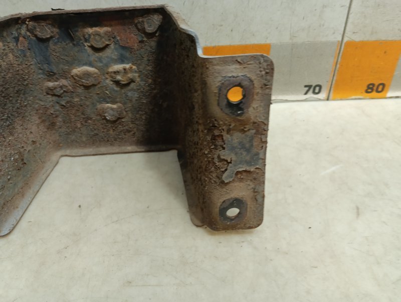 Кронштейн крепления запасного колеса