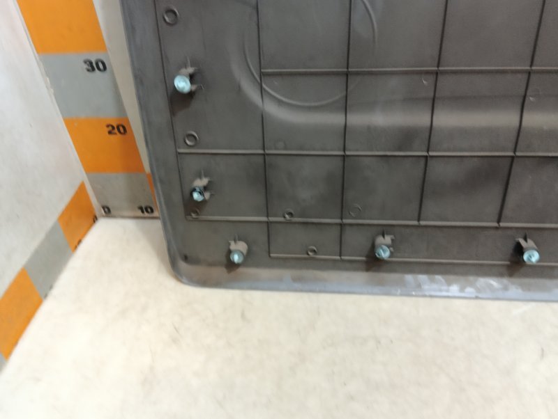 Обшивка двери багажника