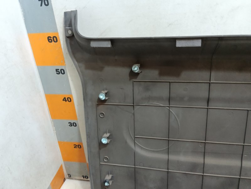 Обшивка двери багажника