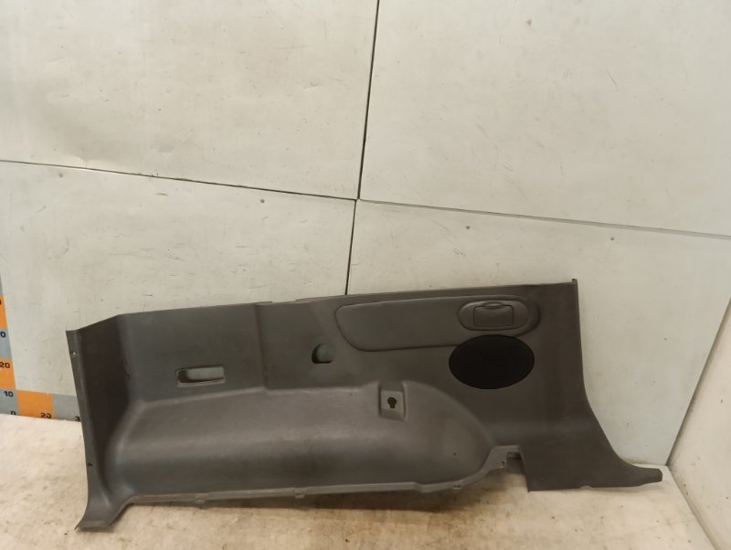 Обшивка багажника