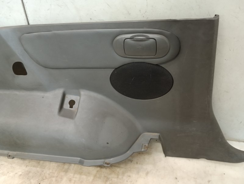 Обшивка багажника