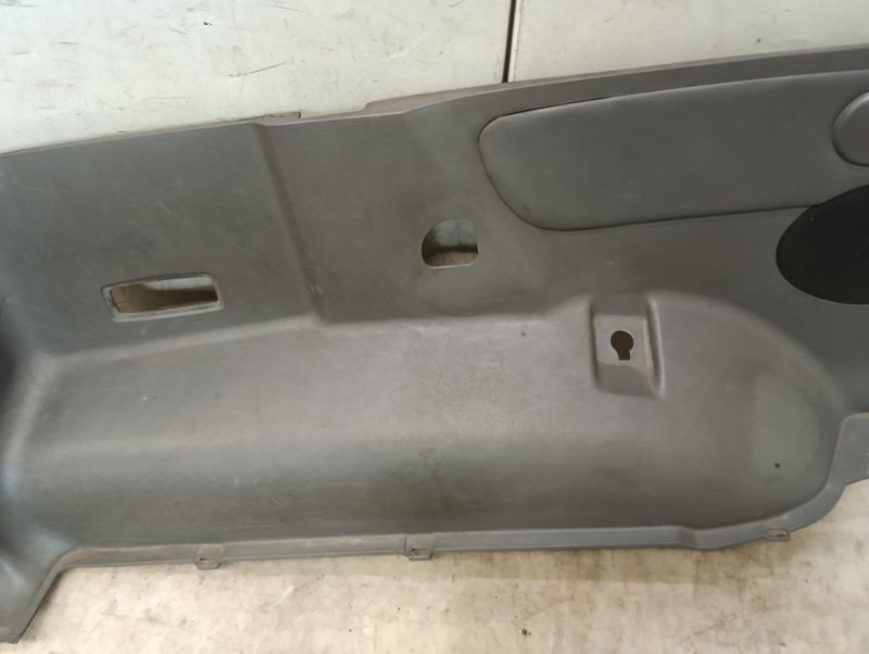 Обшивка багажника