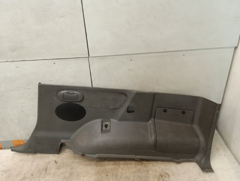 Обшивка багажника