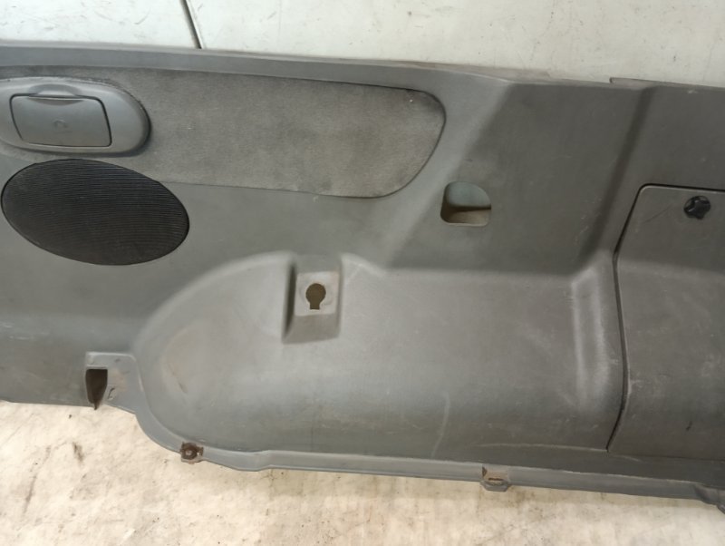 Обшивка багажника