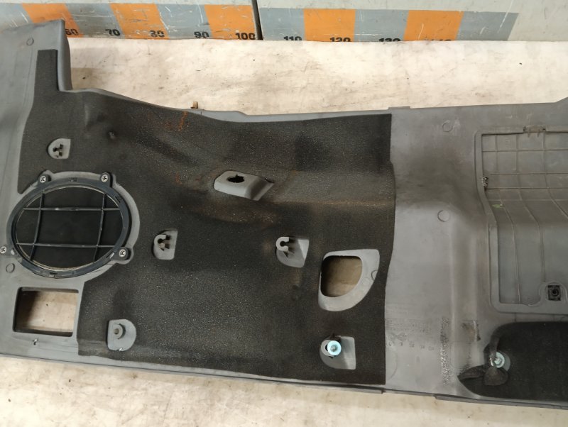 Обшивка багажника