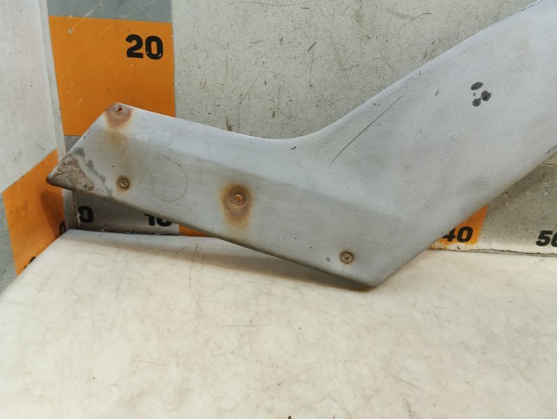 Накладка заднего крыла левого