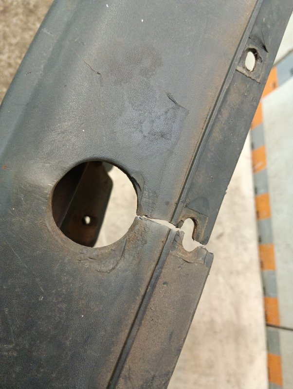 Бампер передний