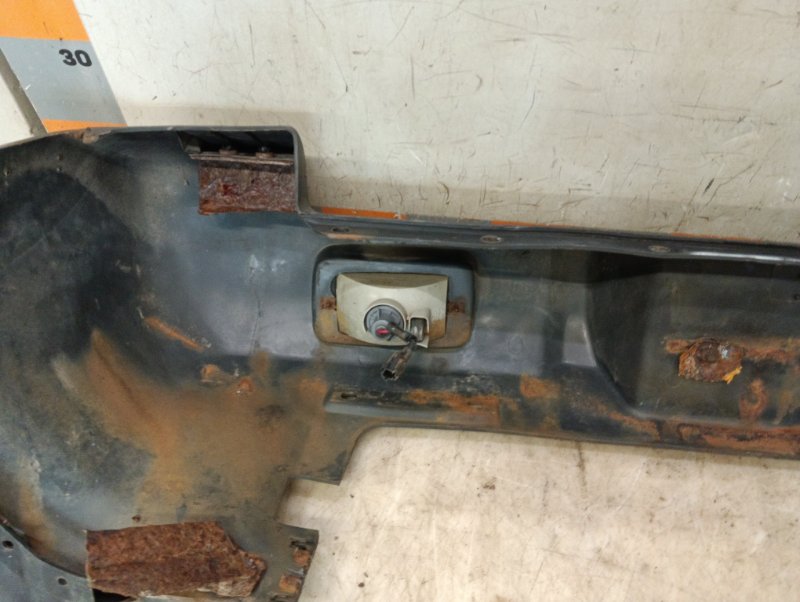 Бампер задний