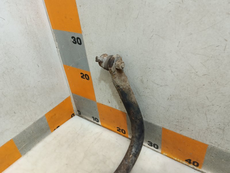 Стабилизатор передний