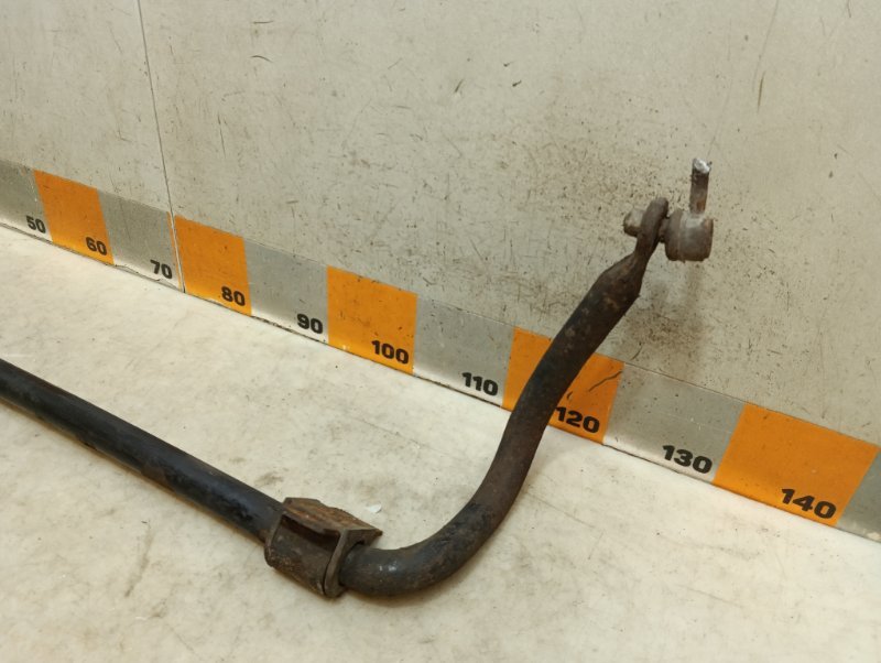 Стабилизатор передний