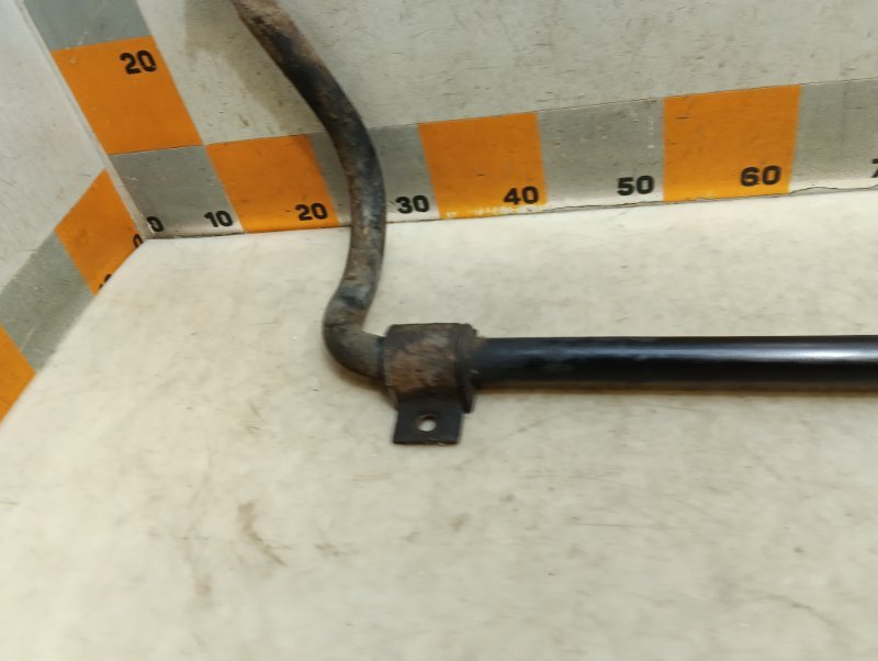 Стабилизатор передний