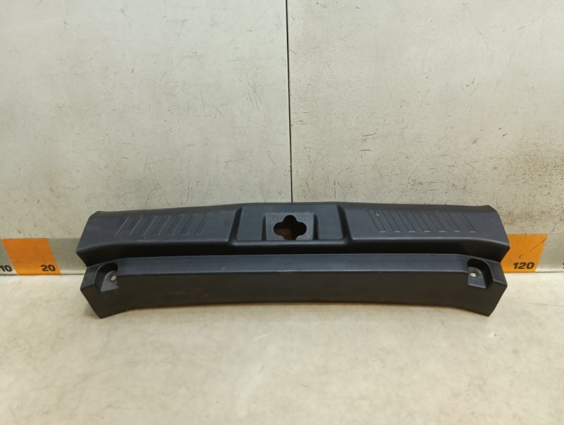 Обшивка багажника