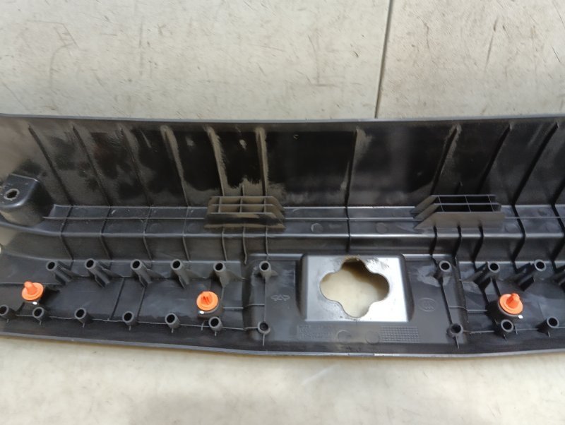 Обшивка багажника