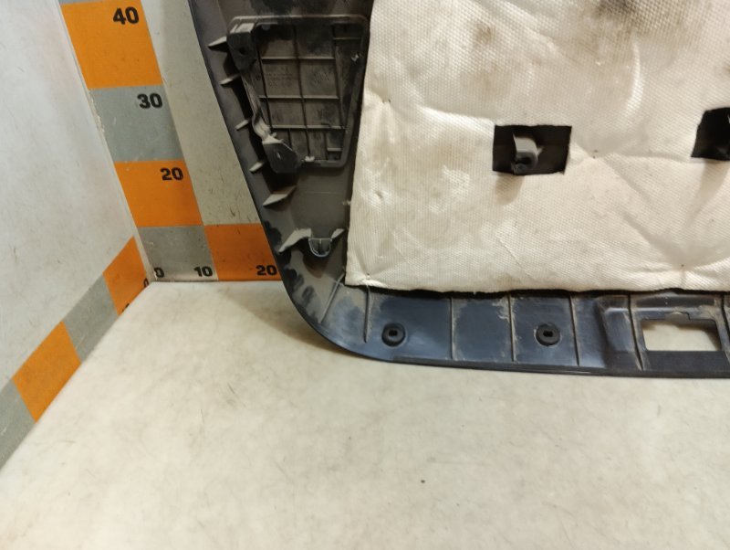 Обшивка двери багажника