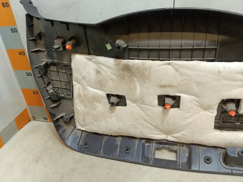 Обшивка двери багажника