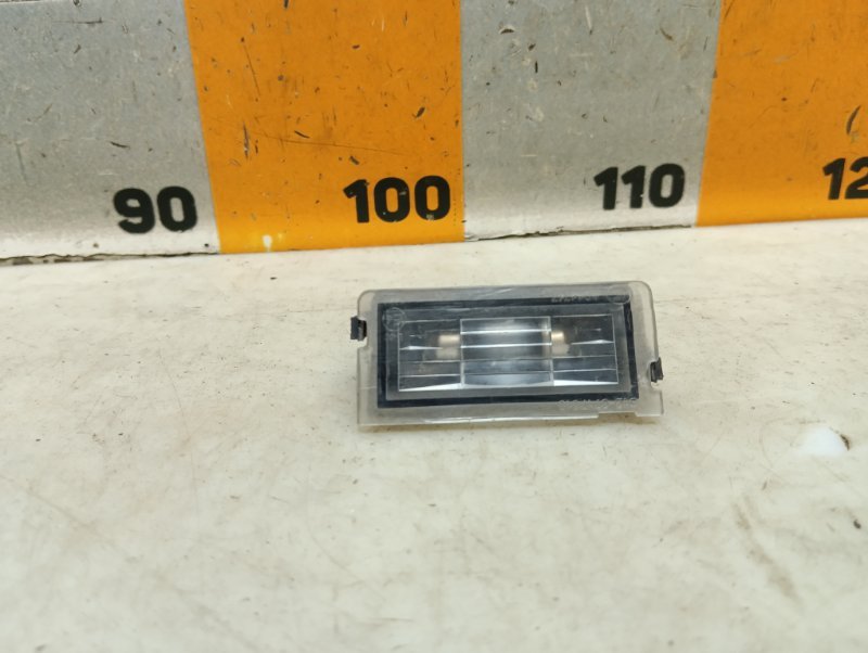 Фонарь подсветки номера