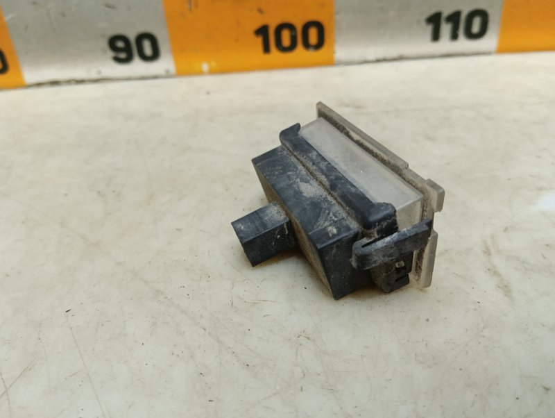 Фонарь подсветки номера