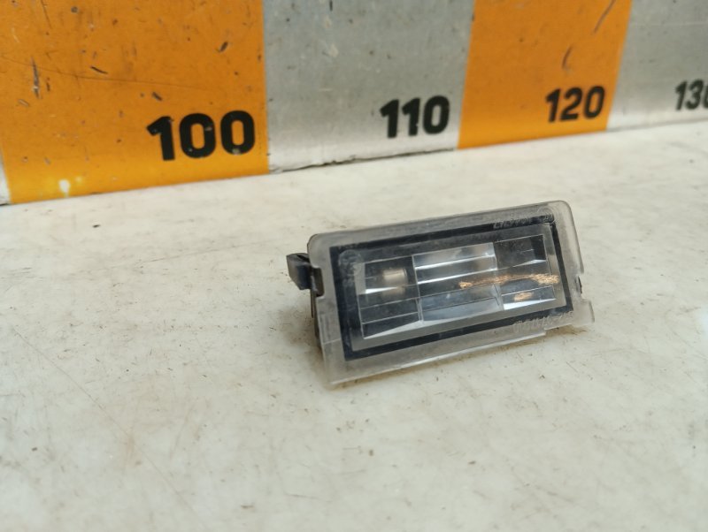 Фонарь подсветки номера