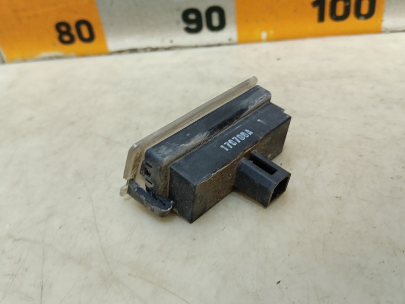 Фонарь подсветки номера