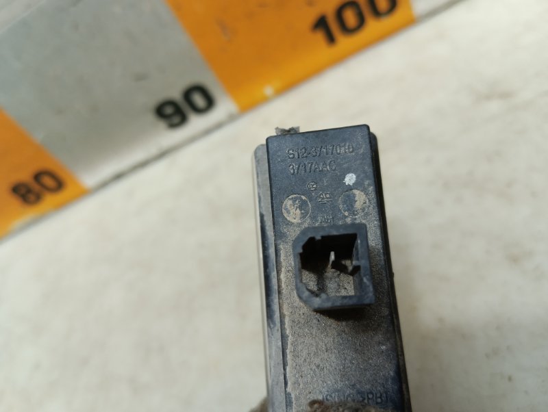 Фонарь подсветки номера