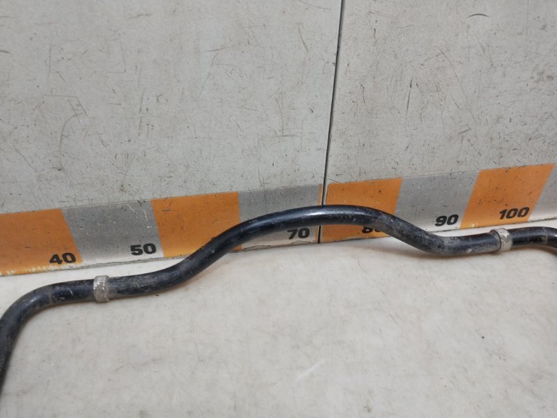 Стабилизатор передний