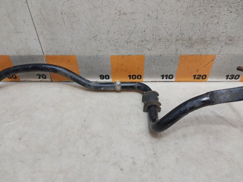 Стабилизатор передний